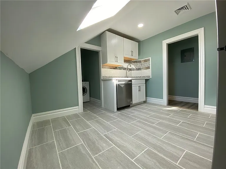 56 Cypress St #3 — Photo 3