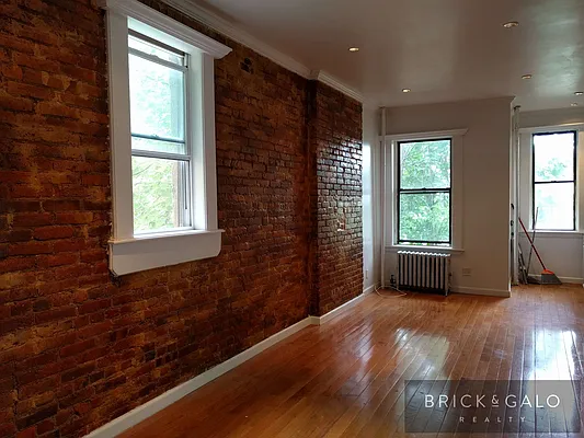 Rented by BRICK & GALO REALTY CORP | media 20