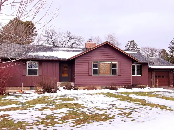 309 Loomis Dr, Mauston, WI 53948