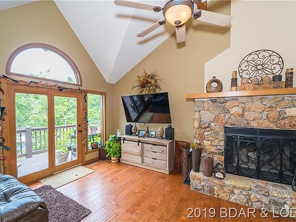 2nd image of 809 Foxhead Shores Dr