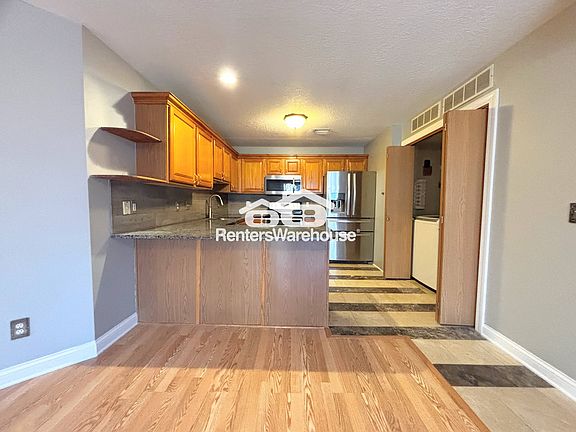 4th image of 10151 Sutton Dr Unit 8