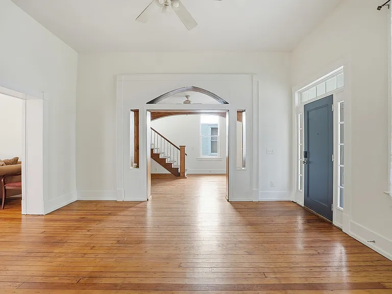 809 E Henry St — Photo 9