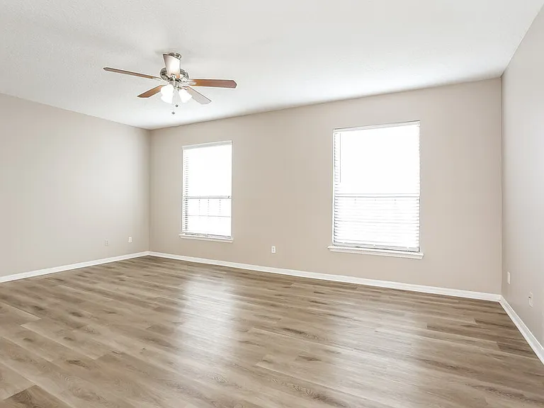 703 Red Cedar Ct — Photo 12