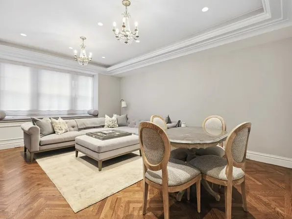 465 Park Avenue image 2 of 7