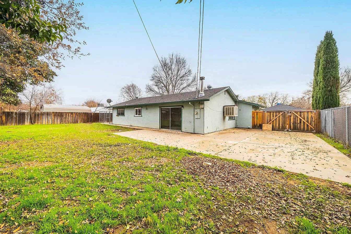 4 bed, 2.5 bath, 1487 sqft, $2,500 — Photo 4