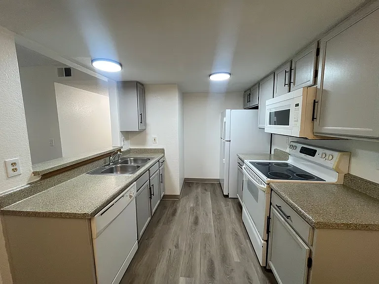 1035 S Elkhart Way #205 — Photo 21