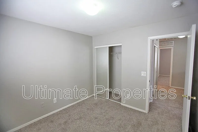 3 bed, 2.5 bath, 1400 sqft, $1,795 — Photo 4