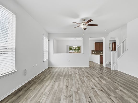 4th image of 11200 Drumellan St