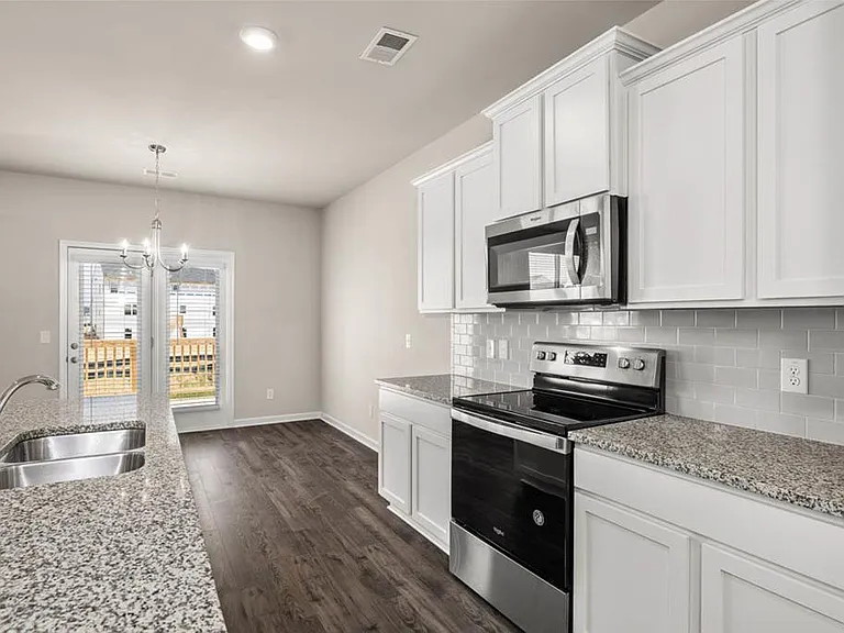 458 Furlough Dr — Photo 4