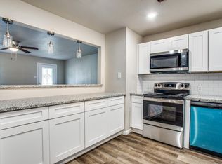 1404 E Chambers St, Cleburne, TX 76031