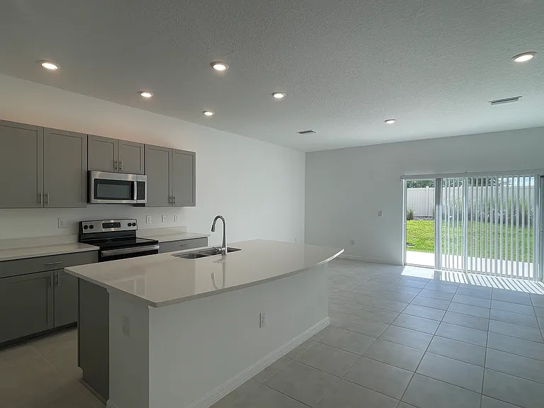 2306 Paravane Way — Photo 8
