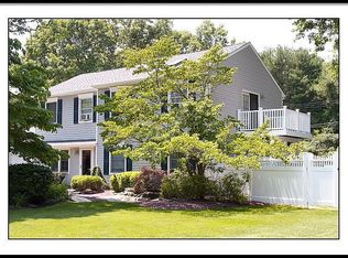 16 Stuyvesant Cir W, East Setauket, NY 11733