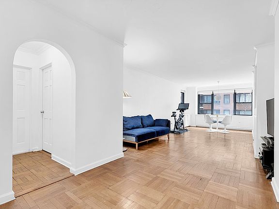 2nd image of 420 E 55th St APT 3O