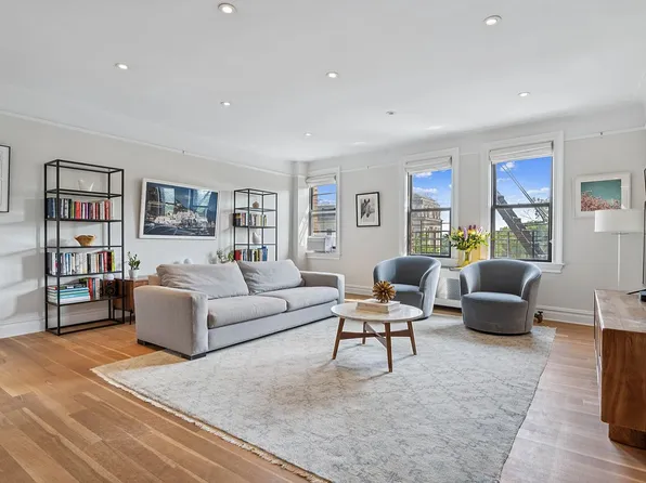 125 Eastern Pkwy APT 5A, Brooklyn, NY 11238