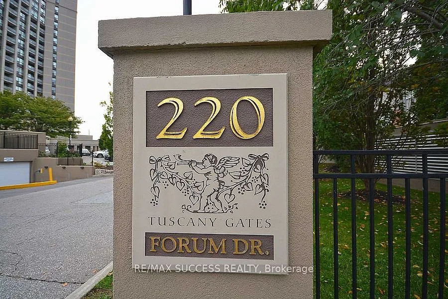 220 Forum Dr #701