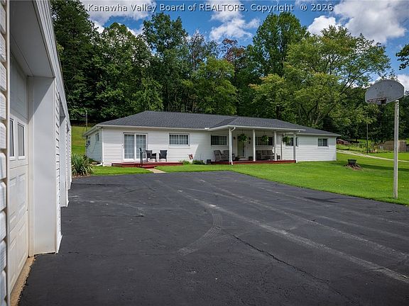 3rd image of 982 Rocky Step Rd