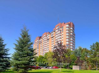 25 Fairview Rd W #405, Mississauga, ON L5B3Y8