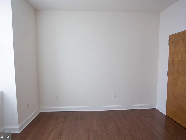 1600-2 Walnut St #405 — Photo 20