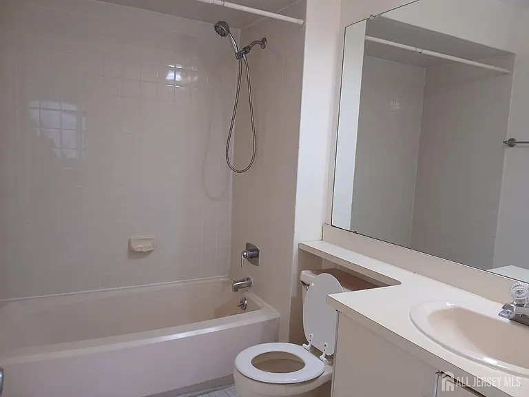 1081 Schmidt Ln — Photo 20