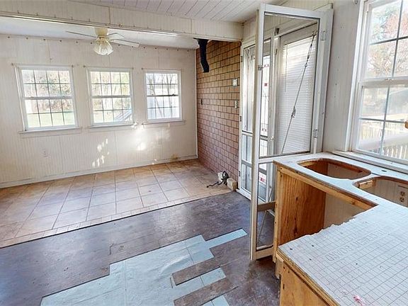 4th image of 1678 Fitchetts Wharf Rd