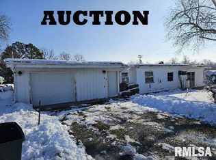 40 S 16th St, Hamilton, IL 62341