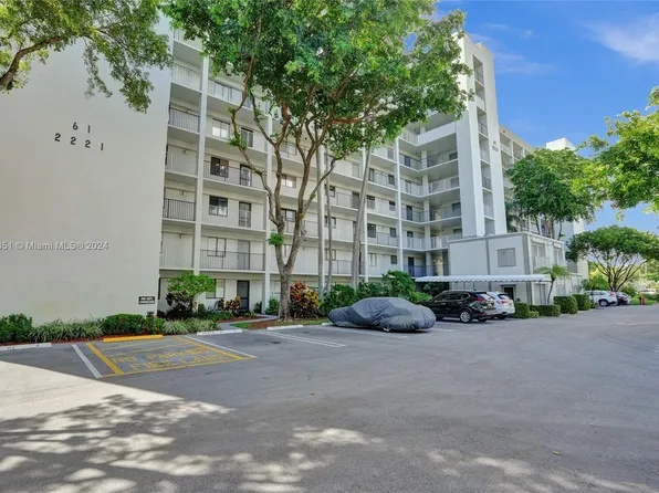 2221 Cypress Island Dr APT 701, Pompano Beach, FL 33069