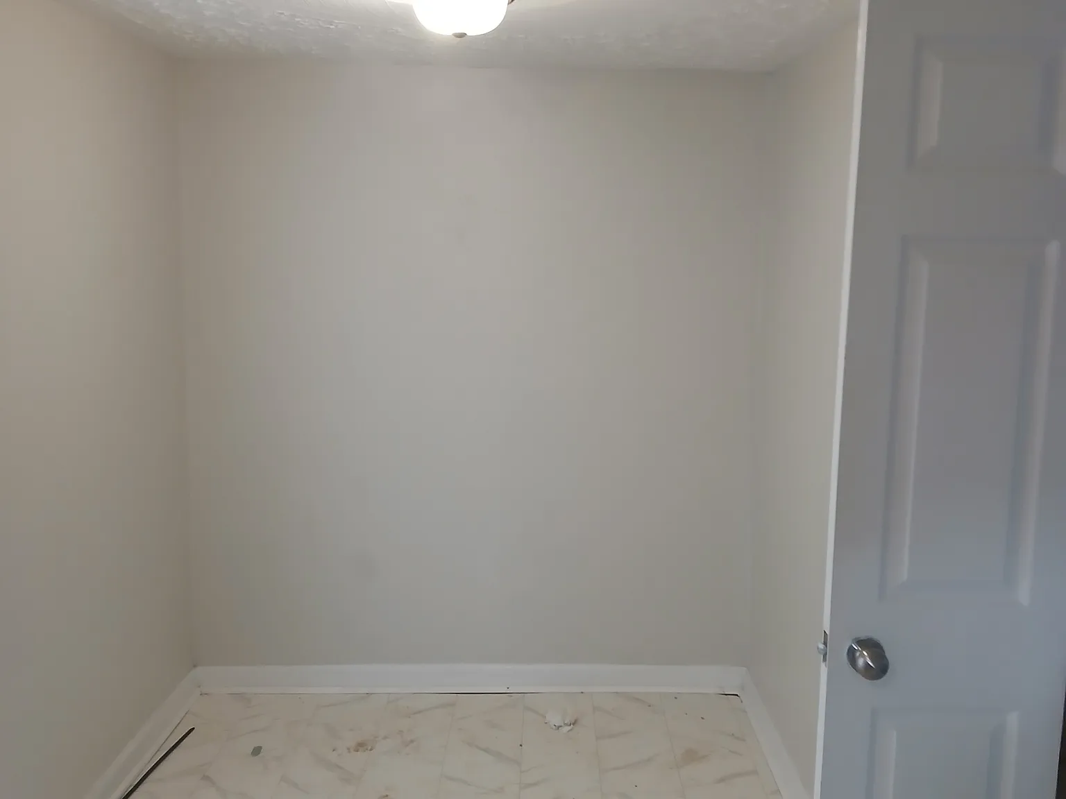 2 bed, 900 sqft, $800 — Photo 2
