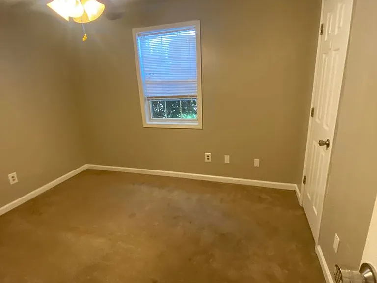 1658 Georgia Ave SW — Photo 2