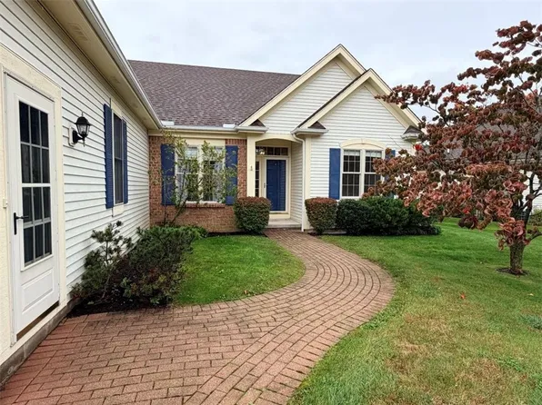 1089 S Creek Dr, Webster, NY 14580