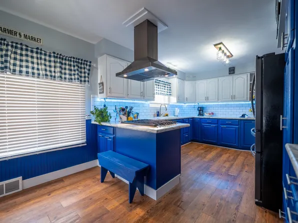 610 Avenue F, Powell, WY 82435