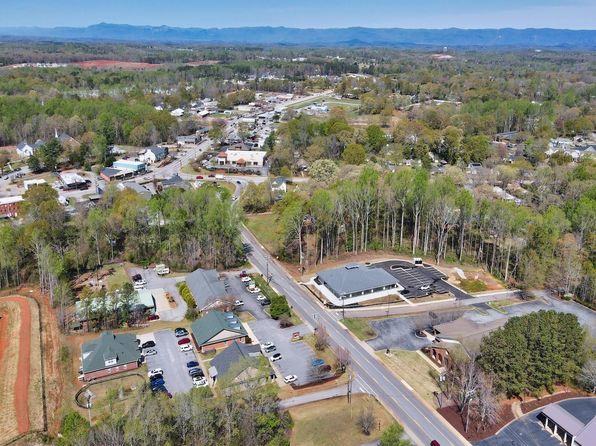 133 Lumpkin St, Travelers Rest, SC 29690