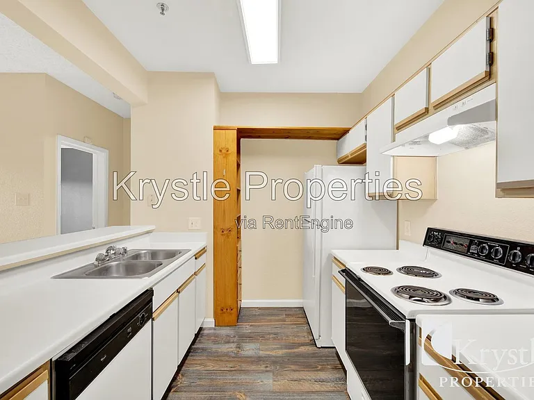 1201 Glen Cove Pkwy #1106 — Photo 6