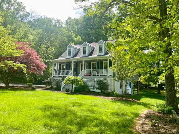 119 Forest Dr, Madison Heights, VA 24572