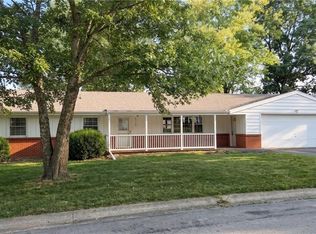 1745 Lake Trenton Dr, Trenton, MO 64683