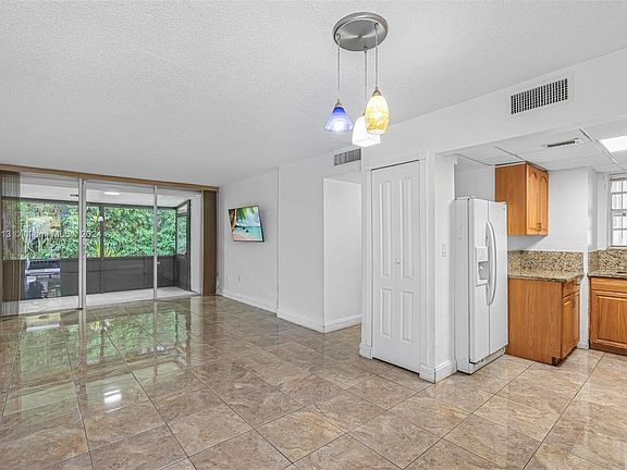 3rd image of 8810 Fontainebleau Blvd APT 116