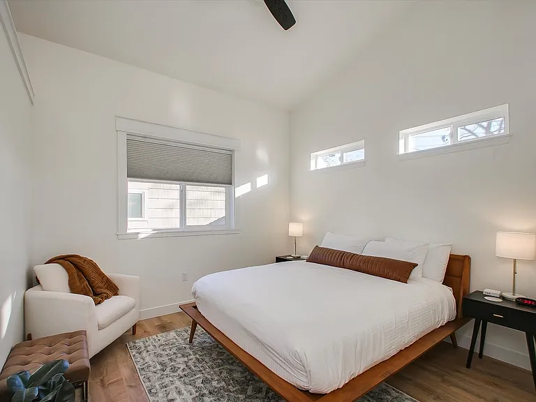1413 W Rossi St — Photo 17
