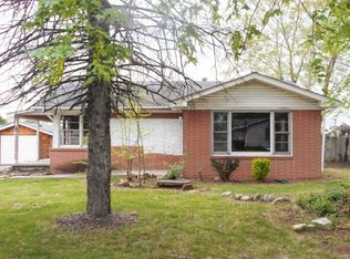 5566 Denois St, Columbus, IN 47201