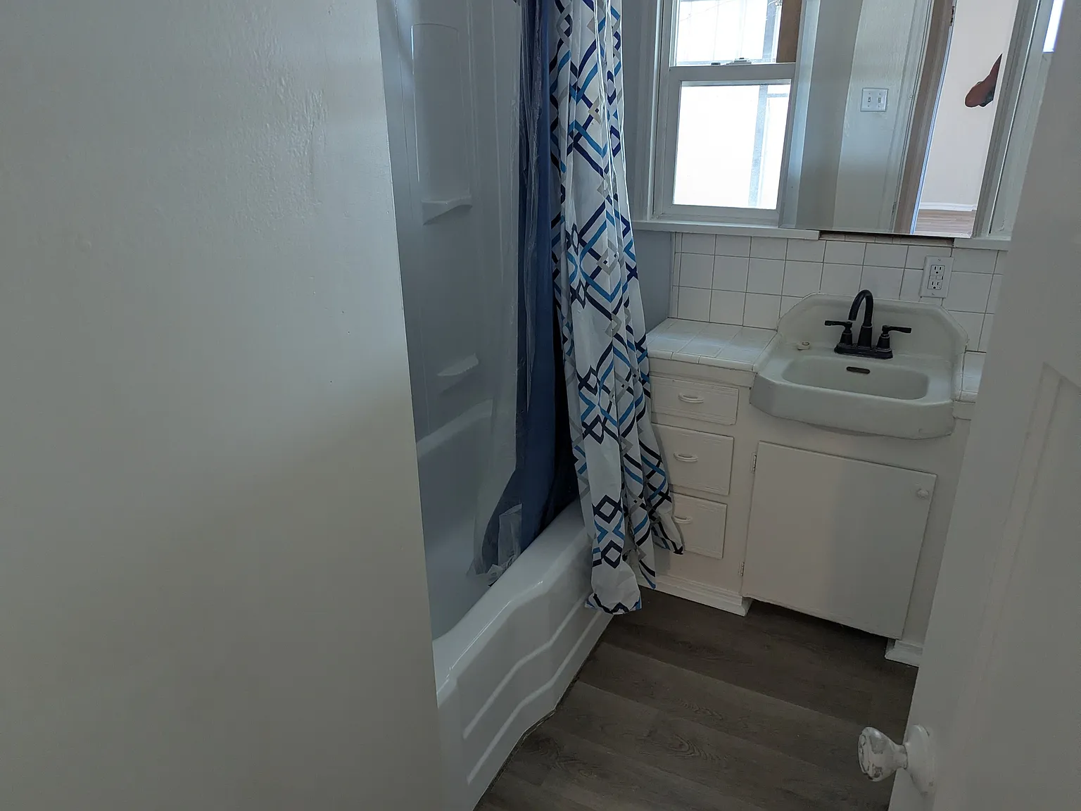 3 bed, 1000 sqft, $1,450 — Photo 4