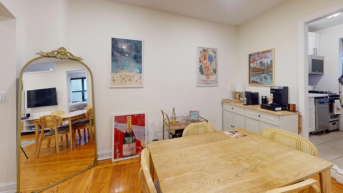 Building Photo - 246 E 46th St #2M