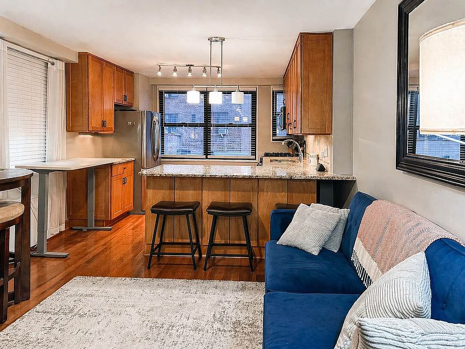 1st image of 305 E 40th St APT 3X