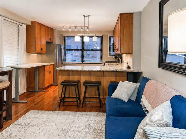 305 E 40th St APT 3X, Manhattan, NY 10016