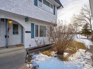 Yellowbird Court, Edmonton, AB T6J 4V8