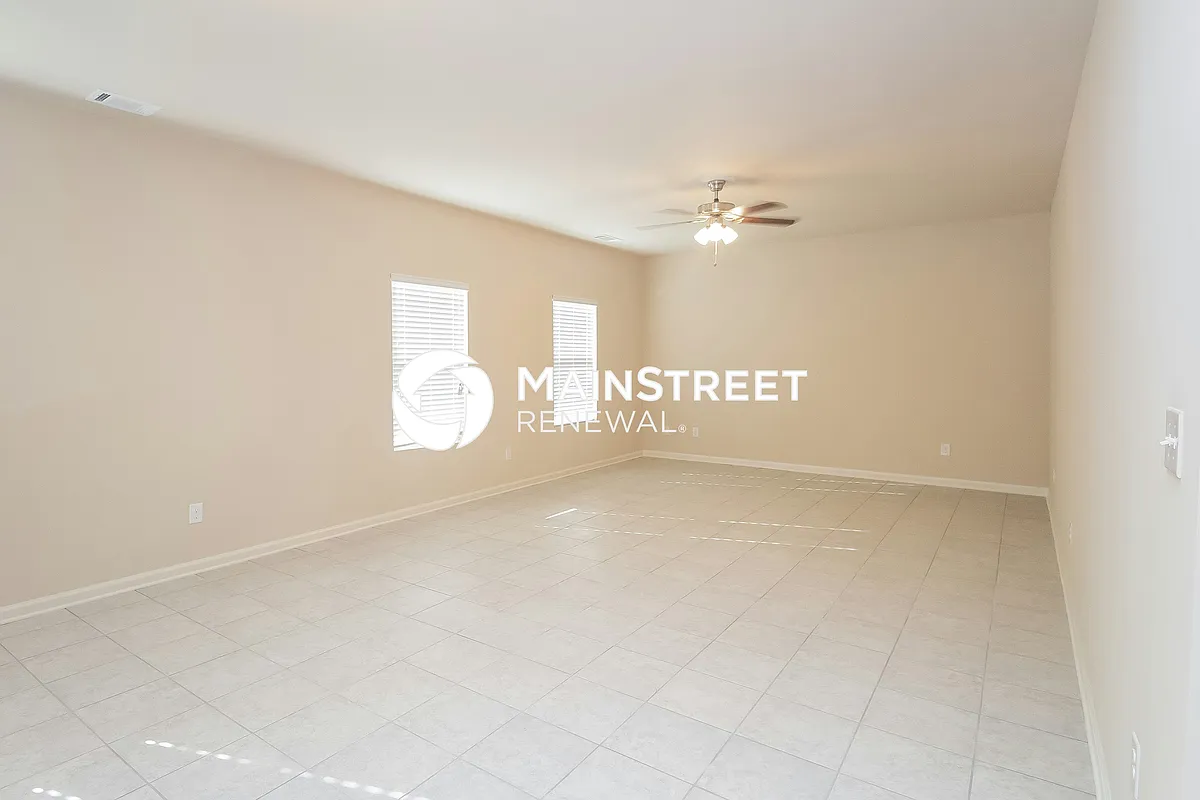 Living Room - 355 Sunflower Ln