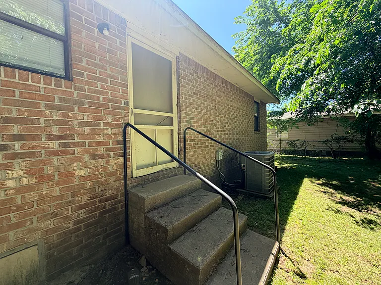 306 Wilson Ave — Photo 26