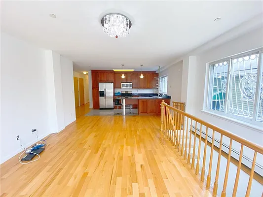 Sold by Remax Edge | media 6