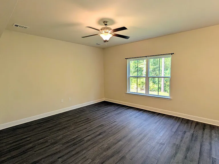 708 Mill Creek Cir — Photo 4