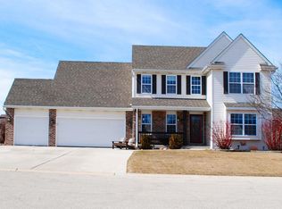 614 Hunter Dr, Racine, WI 53406