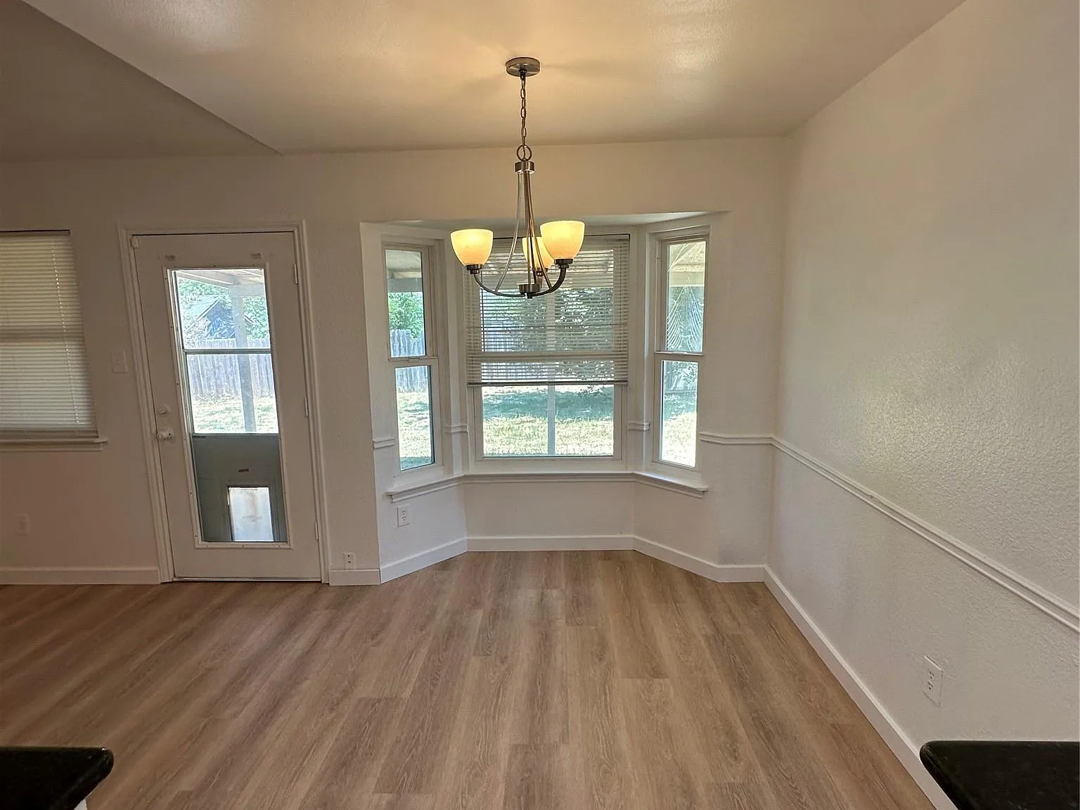 4 bed, 2.0 bath, 1434 sqft, $1,900 — Photo 4