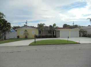 1233 Surf Rd, Riviera Beach, FL 33404