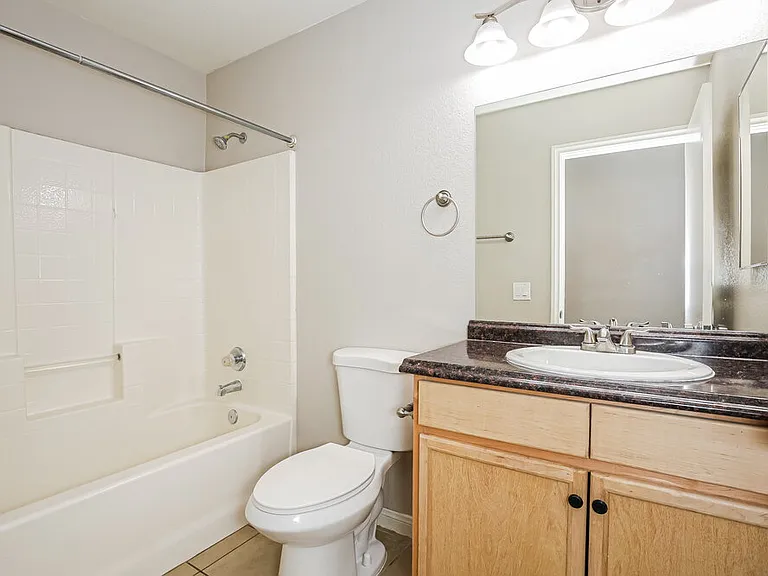 504 Stonehurst Dr — Photo 15